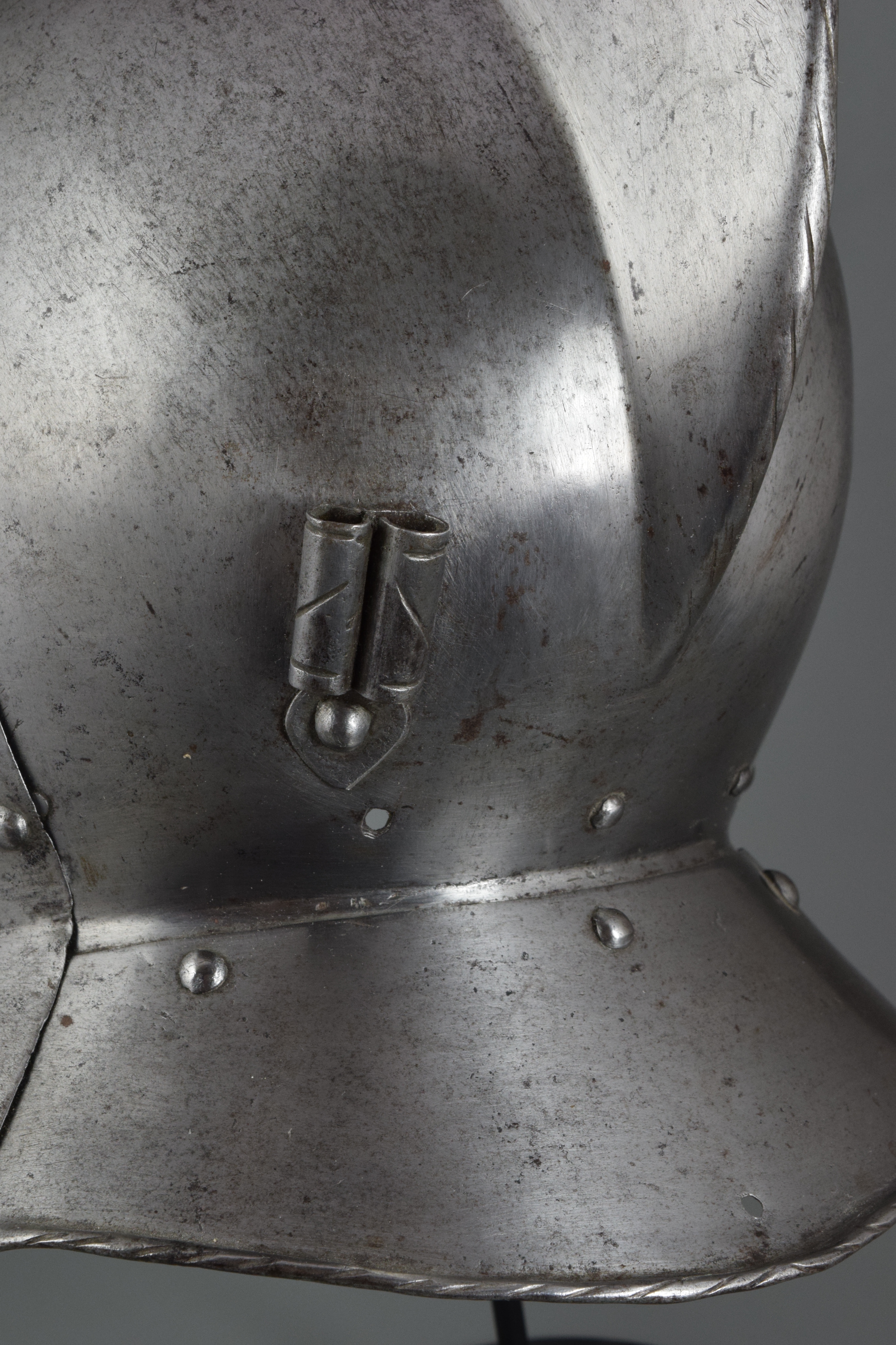 German Burgonet - A-5-big-plume-holder