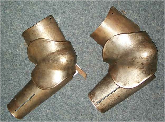 Italian or possibly south german outer vambrace plate - A-63