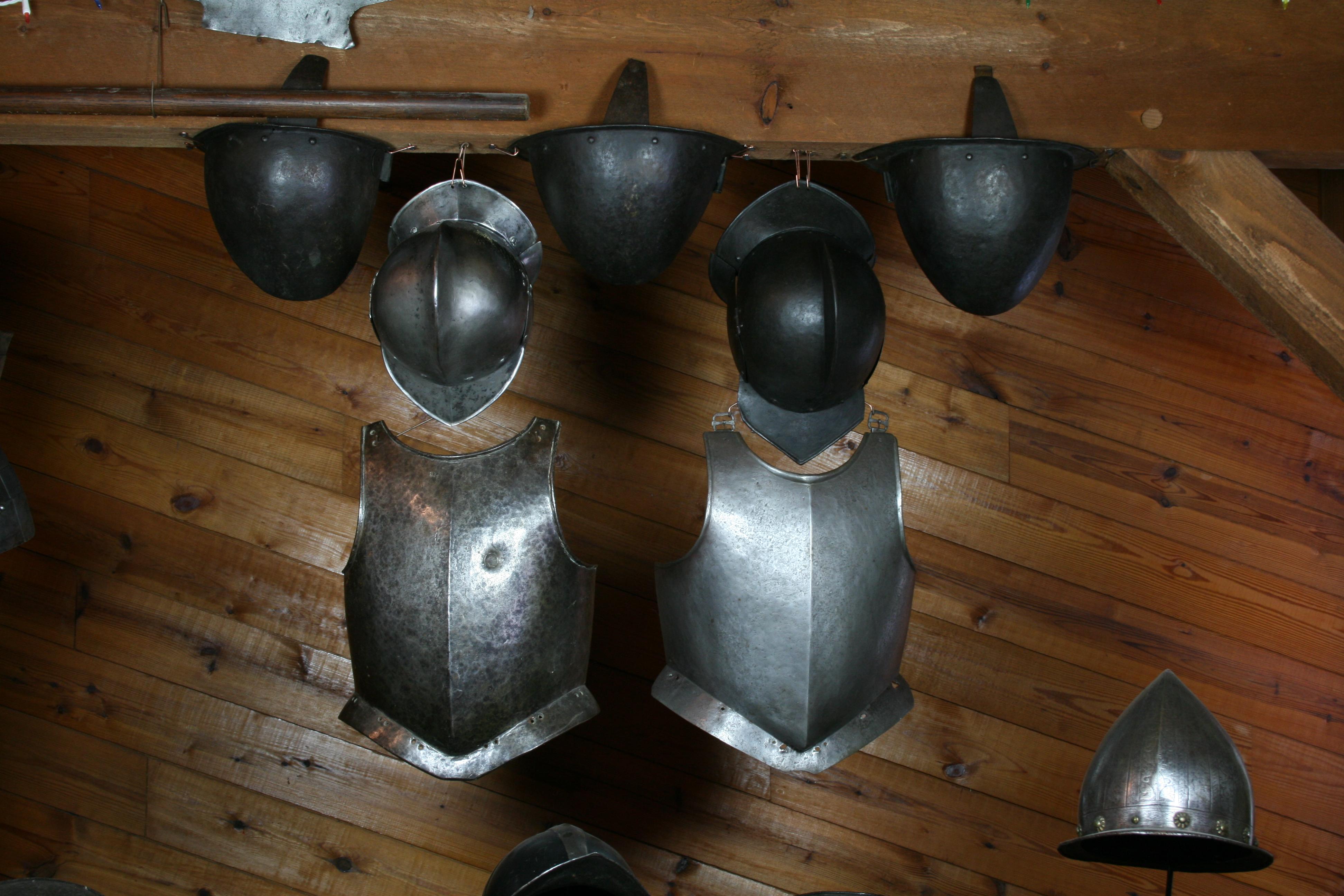 Center East Wall Armour