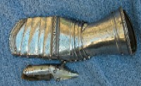 2 Gauntlets