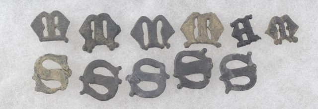 Letter belt or collar mounts