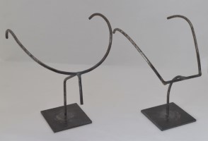 stand built to display a long gorget used without a breastplate